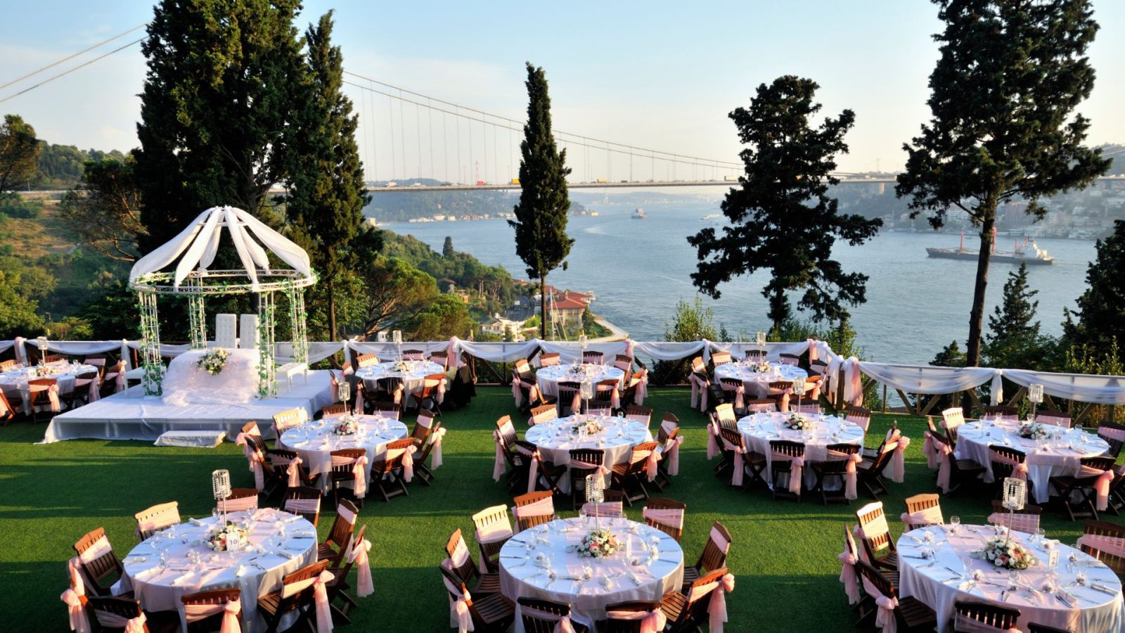 Ways To Take Your Outdoor Event to the Next Level