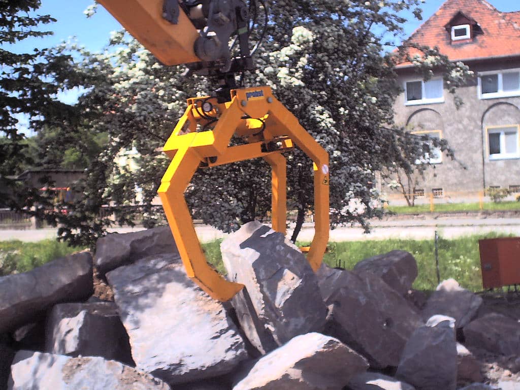 Operating a Rock Lift Safely